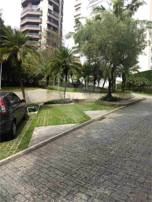 Condomínio Maison Champenois no Morumbi, 4 dormitórios, 3 vagas.