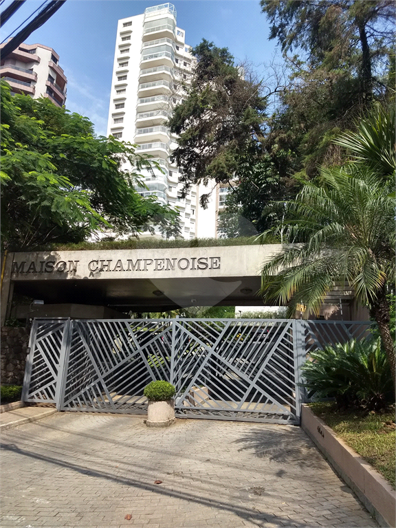 Condomínio Maison Champenois no Morumbi, 4 dormitórios, 3 vagas.