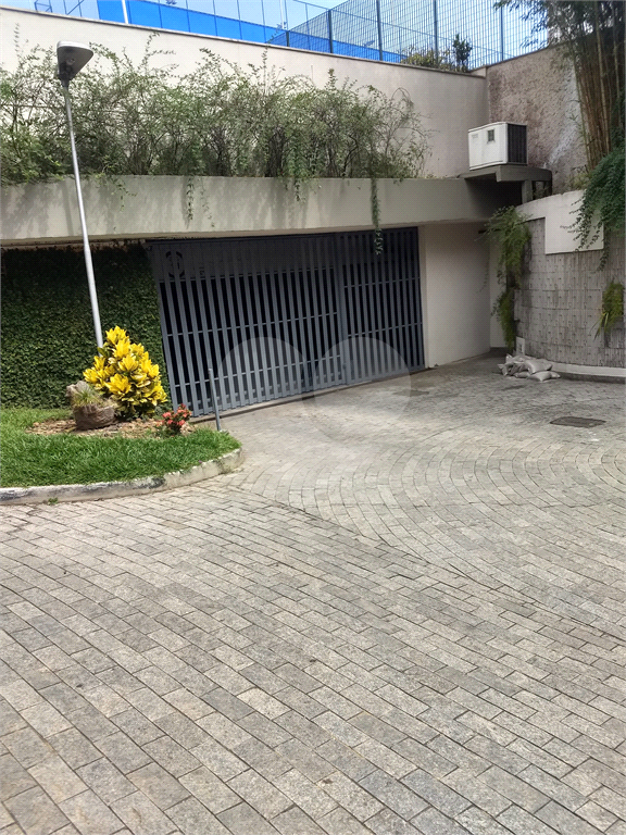 Condomínio Maison Champenois no Morumbi, 4 dormitórios, 3 vagas.