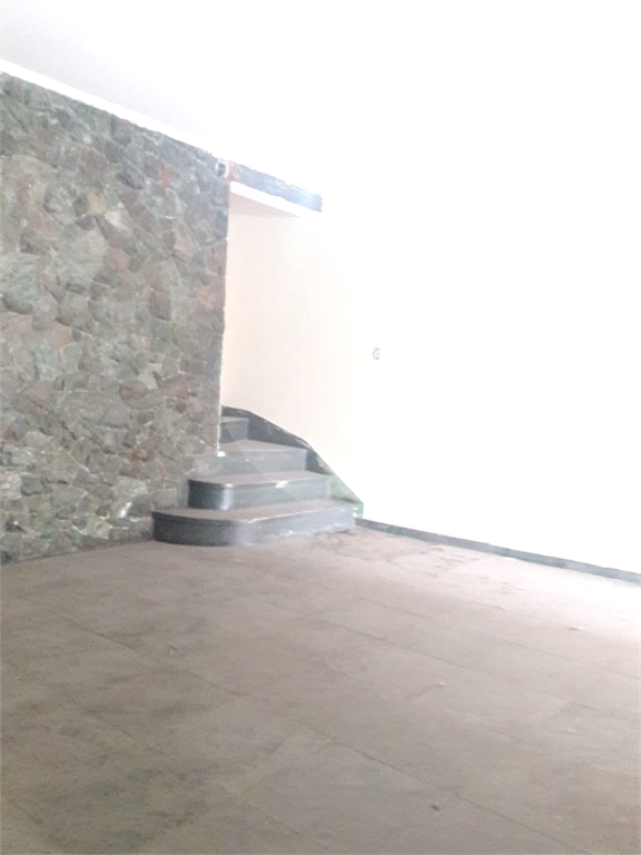 Sobrado na Região do Lauzane - com 3 dormitórios sendo uma suíte, 4 banheiros, 2 vagas 