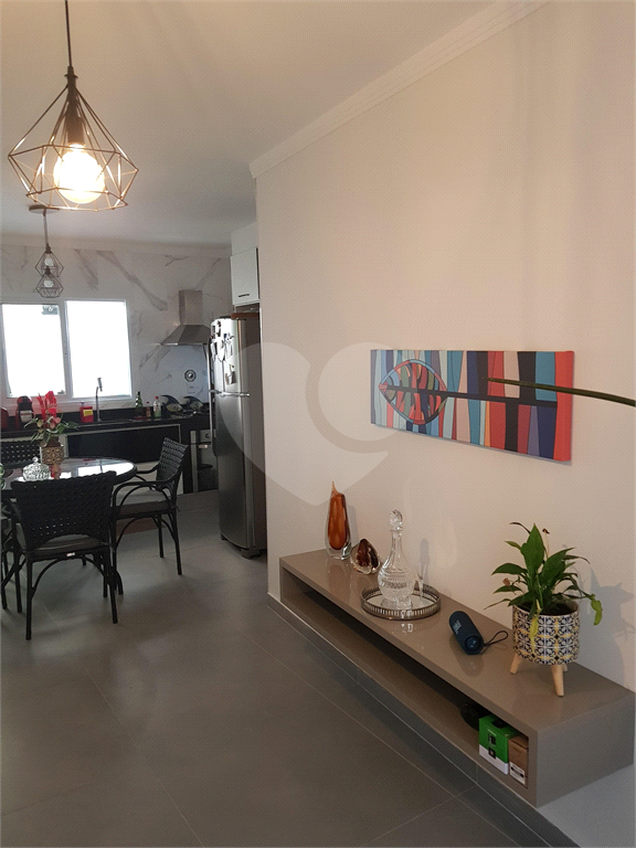 Casa condomínio fechado 100 metros Horto florestal 3 suítes 1 vaga 