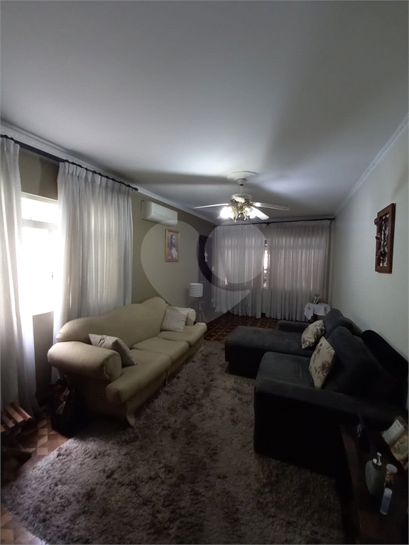 Amplo e confortável sobrado na Vila Aurora! Imóvel com 444m² de área total e 165m² de área útil.
