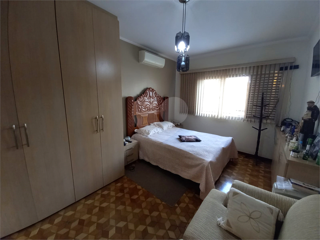 Amplo e confortável sobrado na Vila Aurora! Imóvel com 444m² de área total e 165m² de área útil.