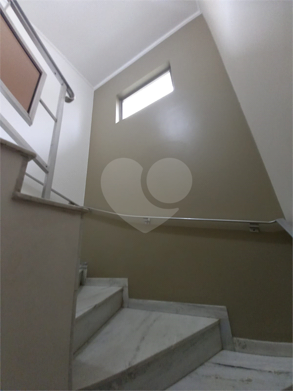 Amplo e confortável sobrado na Vila Aurora! Imóvel com 444m² de área total e 165m² de área útil.