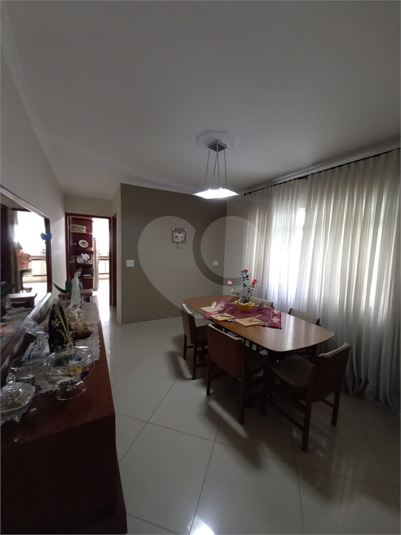 Amplo e confortável sobrado na Vila Aurora! Imóvel com 444m² de área total e 165m² de área útil.