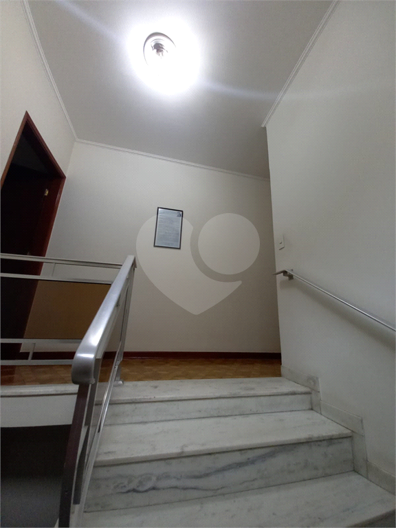 Amplo e confortável sobrado na Vila Aurora! Imóvel com 444m² de área total e 165m² de área útil.