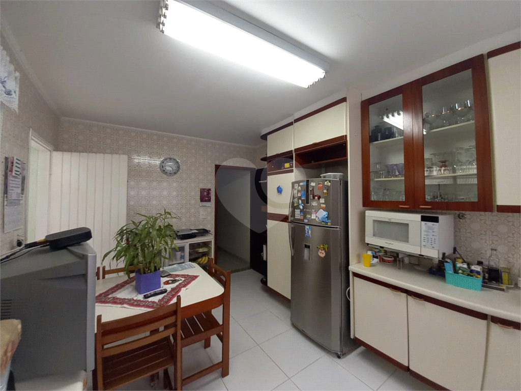 Amplo e confortável sobrado na Vila Aurora! Imóvel com 444m² de área total e 165m² de área útil.