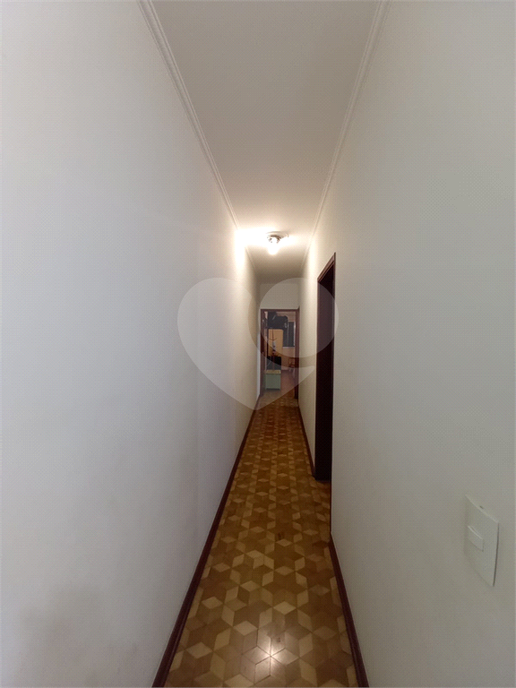 Amplo e confortável sobrado na Vila Aurora! Imóvel com 444m² de área total e 165m² de área útil.