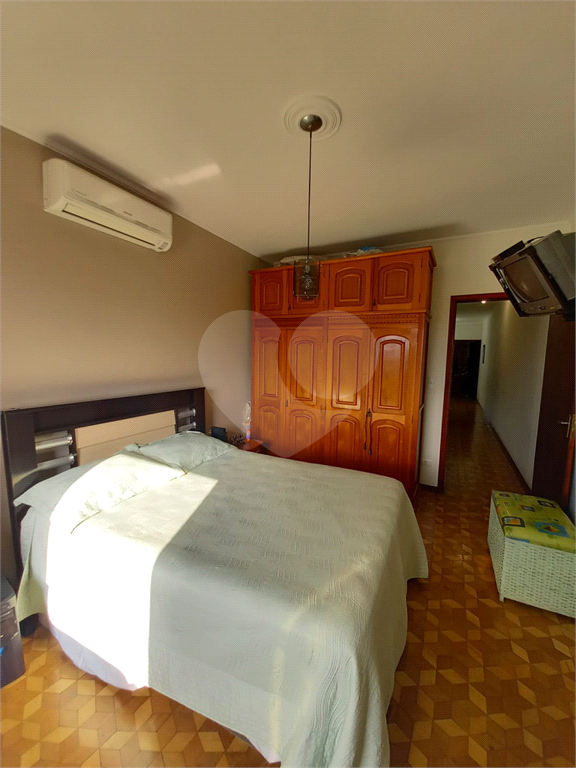 Amplo e confortável sobrado na Vila Aurora! Imóvel com 444m² de área total e 165m² de área útil.