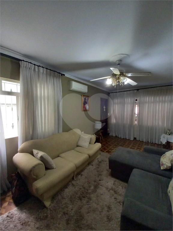 Amplo e confortável sobrado na Vila Aurora! Imóvel com 444m² de área total e 165m² de área útil.