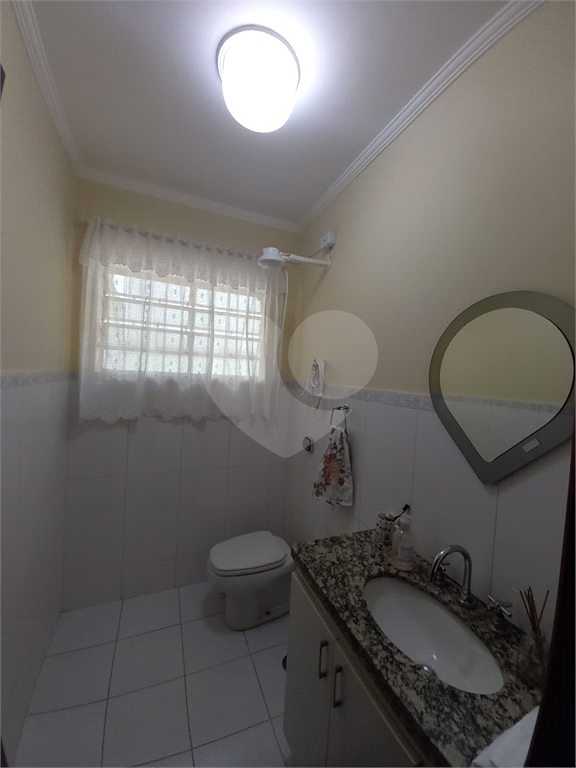 Amplo e confortável sobrado na Vila Aurora! Imóvel com 444m² de área total e 165m² de área útil.