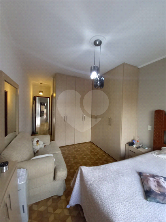 Amplo e confortável sobrado na Vila Aurora! Imóvel com 444m² de área total e 165m² de área útil.