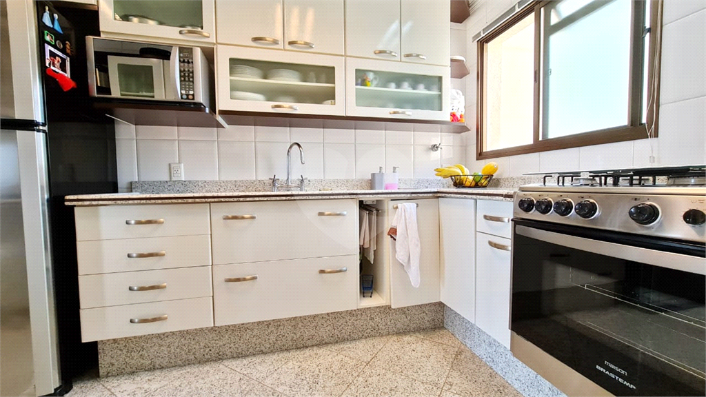 Oportunidade!!! Apartamento amplo na Região de Santa Terezinha, andar alto, 3 suítes, 3 vagas