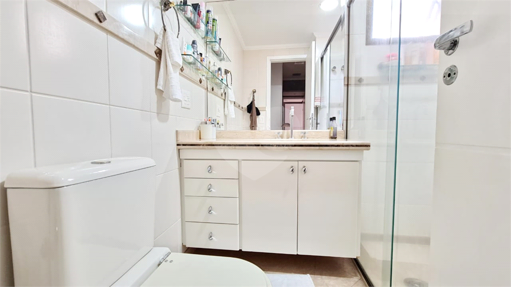 Oportunidade!!! Apartamento amplo na Região de Santa Terezinha, andar alto, 3 suítes, 3 vagas