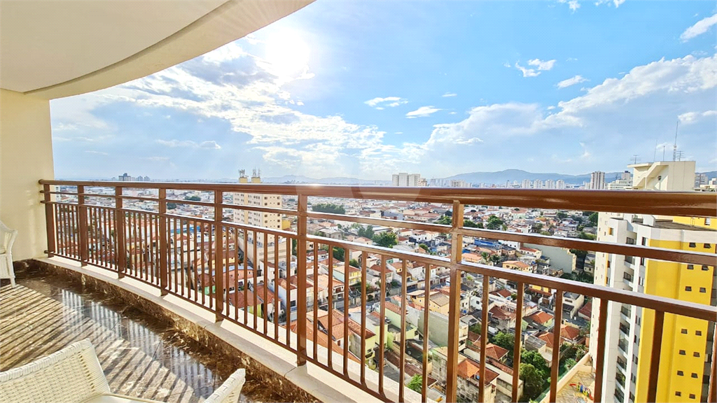Oportunidade!!! Apartamento amplo na Região de Santa Terezinha, andar alto, 3 suítes, 3 vagas