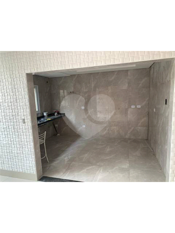 Sobrado em Condomínio Fechado com Piscina - Bosque Maia. Aceita Permuta!