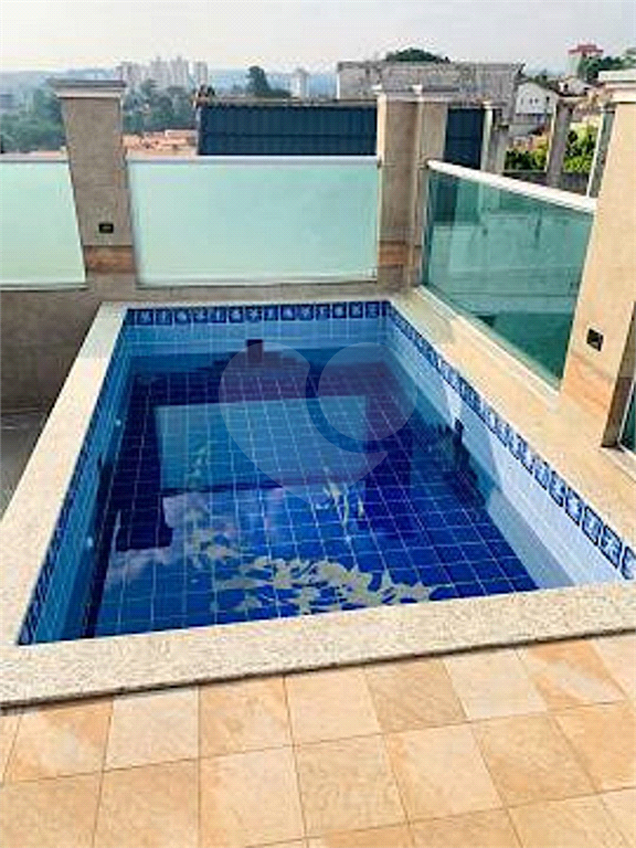 Sobrado em Condomínio Fechado com Piscina - Bosque Maia. Aceita Permuta!