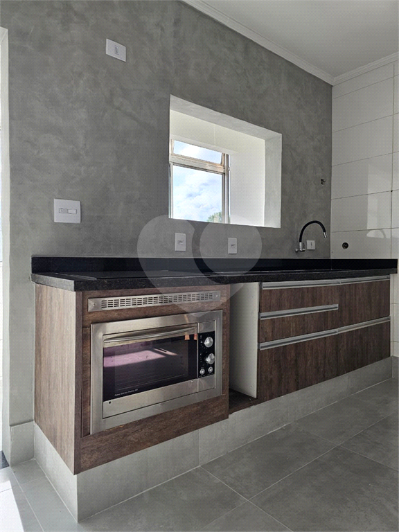 Apartamento todo reformado, ensolarado em ótima localização, travessa da Avenida Nova Cantareira