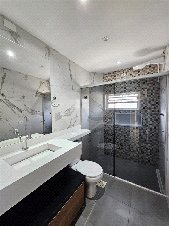 Apartamento todo reformado, ensolarado em ótima localização, travessa da Avenida Nova Cantareira