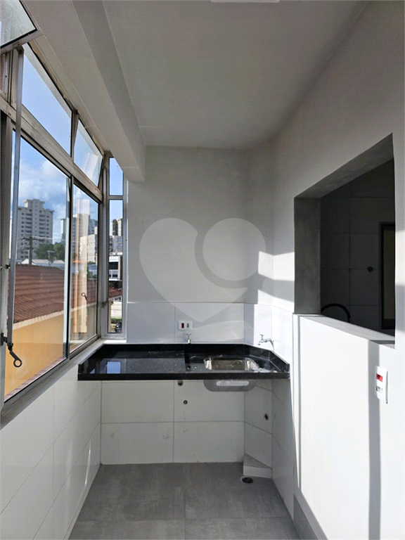 Apartamento todo reformado, ensolarado em ótima localização, travessa da Avenida Nova Cantareira