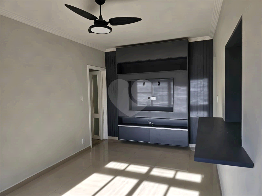 Apartamento todo reformado, ensolarado em ótima localização, travessa da Avenida Nova Cantareira