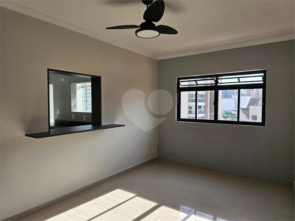 Apartamento todo reformado, ensolarado em ótima localização, travessa da Avenida Nova Cantareira