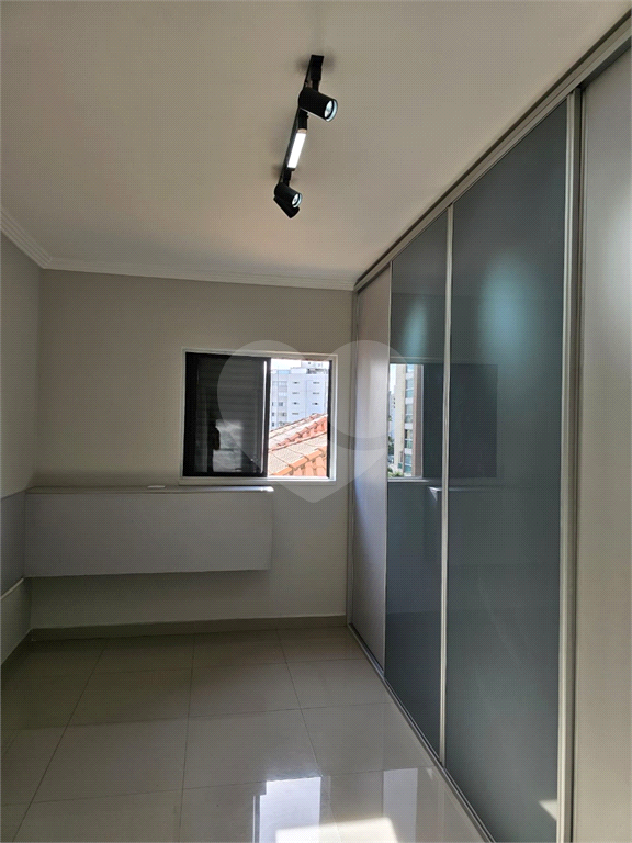 Apartamento todo reformado, ensolarado em ótima localização, travessa da Avenida Nova Cantareira