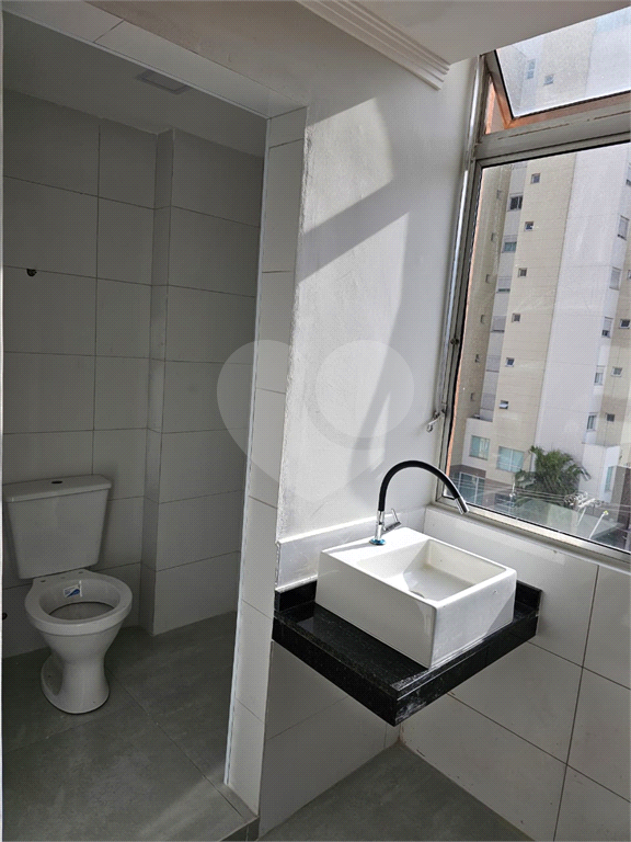 Apartamento todo reformado, ensolarado em ótima localização, travessa da Avenida Nova Cantareira