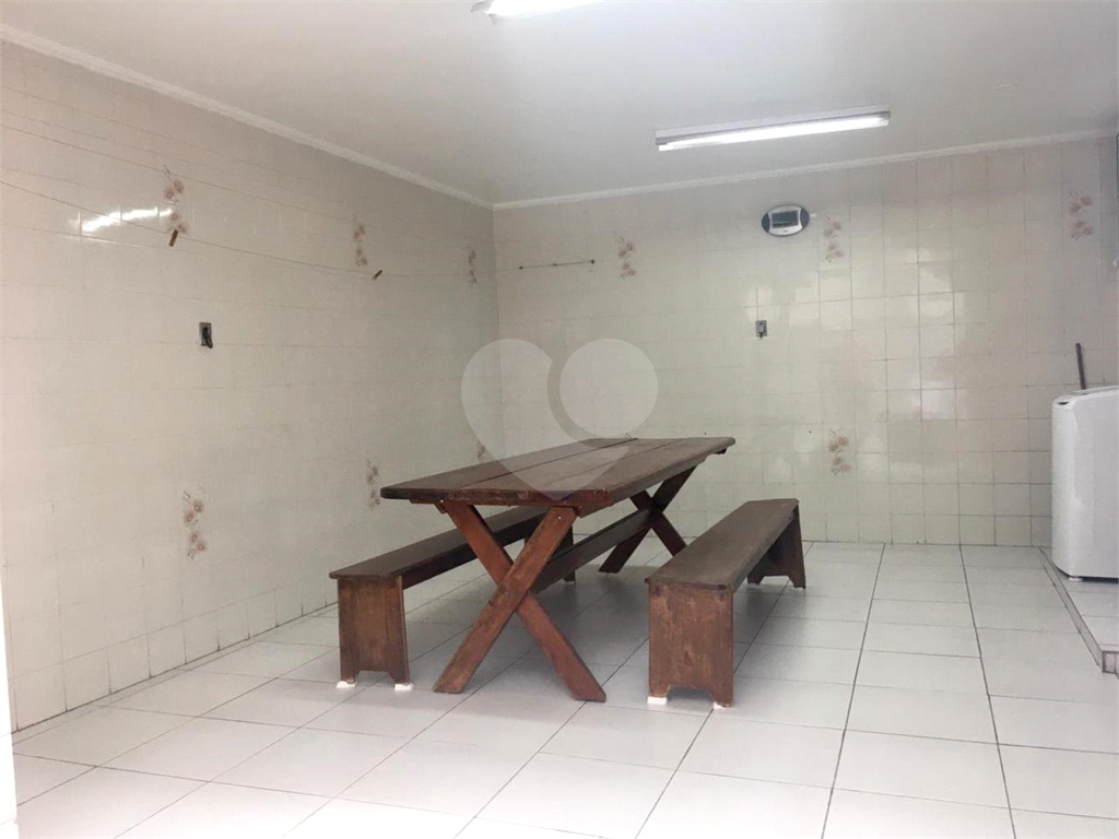 Sobrado à venda com 175m² de área construida com 3 dormitórios, localizado no bairro da Vila Rosália