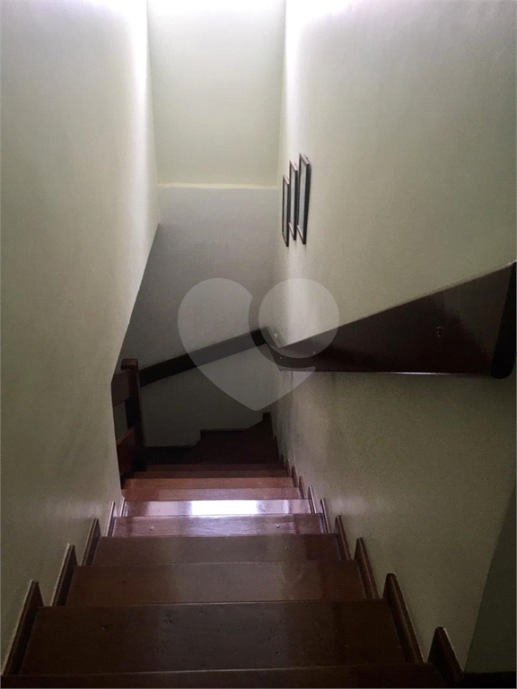 Sobrado à venda com 175m² de área construida com 3 dormitórios, localizado no bairro da Vila Rosália