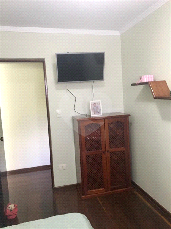 Sobrado à venda com 175m² de área construida com 3 dormitórios, localizado no bairro da Vila Rosália