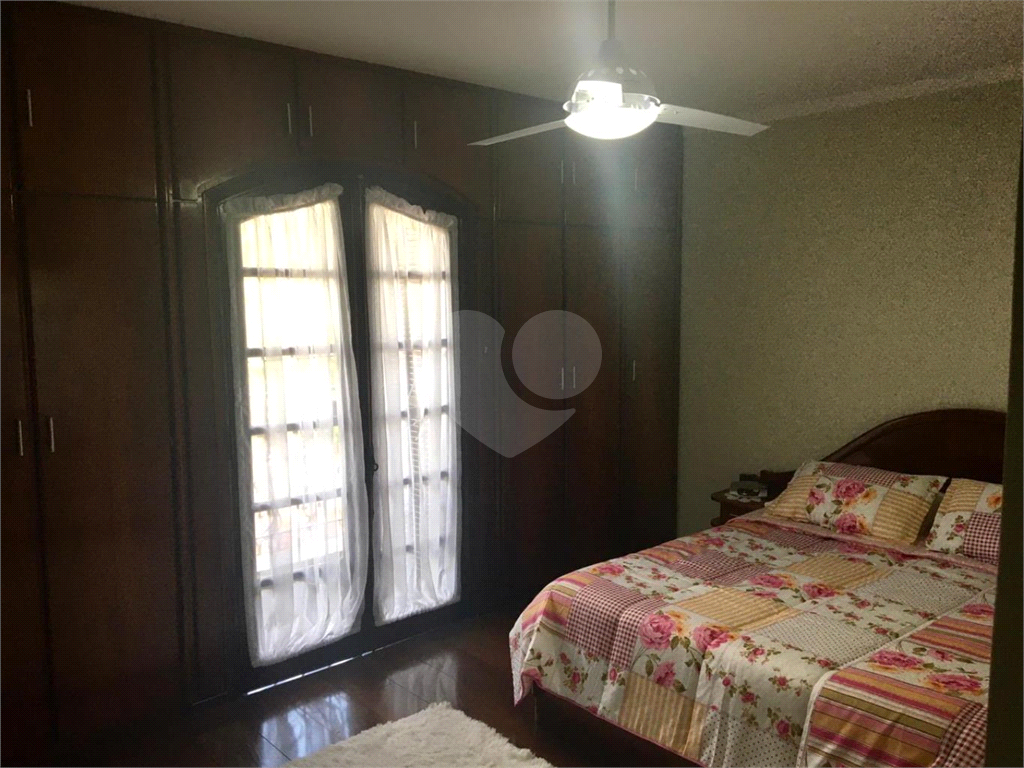 Sobrado à venda com 175m² de área construida com 3 dormitórios, localizado no bairro da Vila Rosália