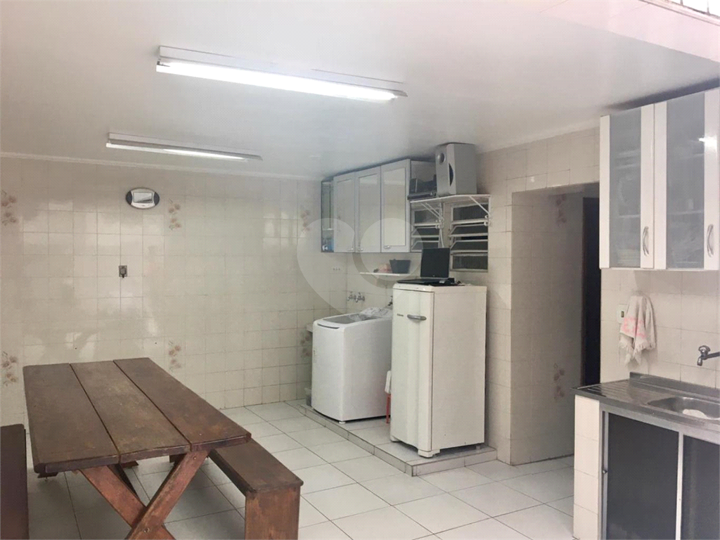 Sobrado à venda com 175m² de área construida com 3 dormitórios, localizado no bairro da Vila Rosália