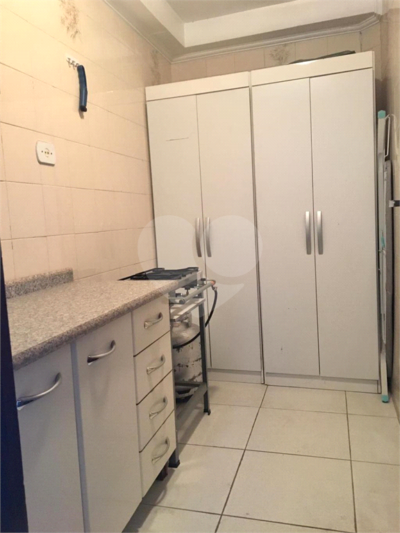 Sobrado à venda com 175m² de área construida com 3 dormitórios, localizado no bairro da Vila Rosália
