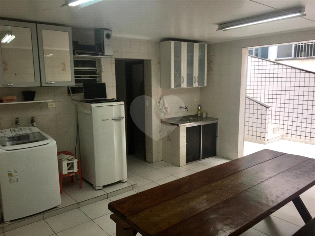 Sobrado à venda com 175m² de área construida com 3 dormitórios, localizado no bairro da Vila Rosália