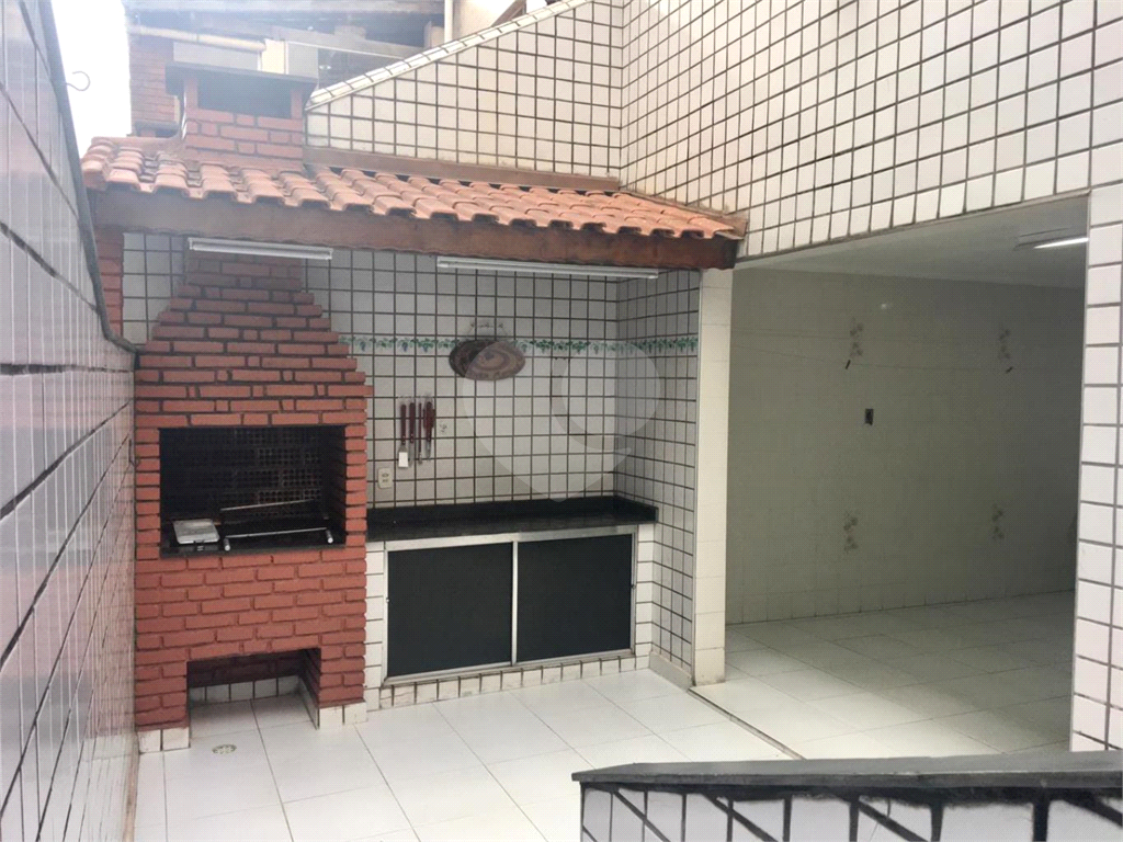Sobrado à venda com 175m² de área construida com 3 dormitórios, localizado no bairro da Vila Rosália