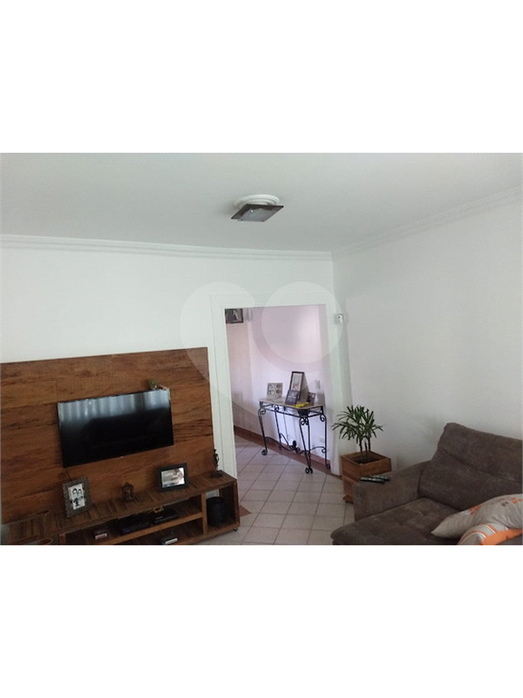 Lindo sobrado de Esquina no Paraventi com 175m² com 2 entradas 
