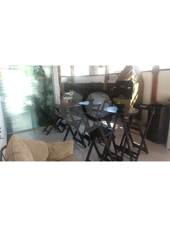 Lindo sobrado de Esquina no Paraventi com 175m² com 2 entradas 