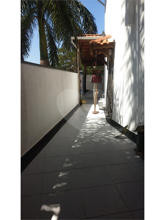 Lindo sobrado de Esquina no Paraventi com 175m² com 2 entradas 