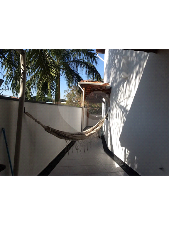 Lindo sobrado de Esquina no Paraventi com 175m² com 2 entradas 