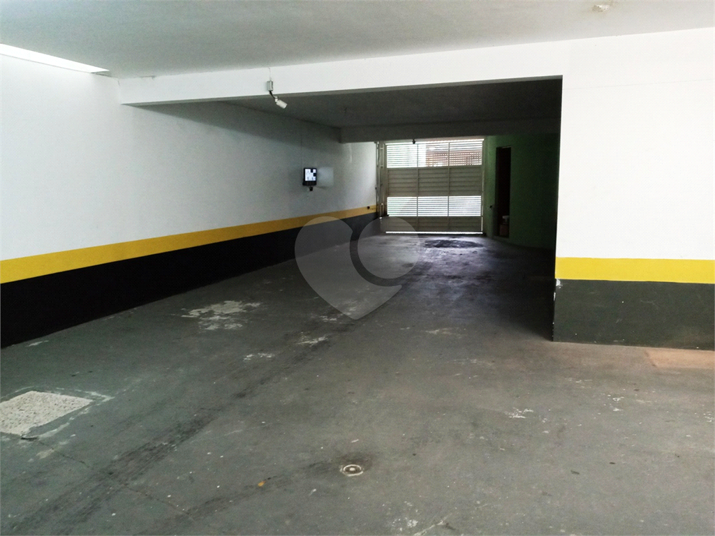 Ótimo Sobrado em condomínio fechado. Estuda Permuta.  