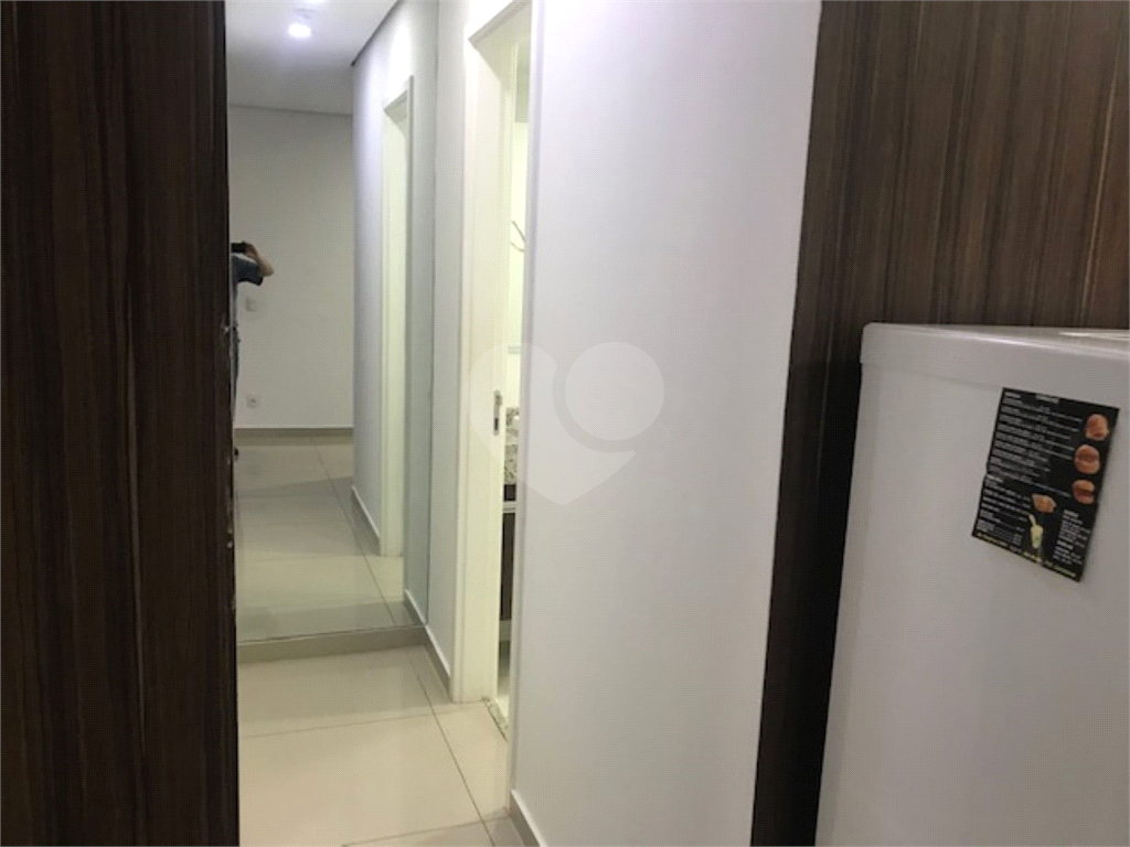 Studio à venda com 39 m² por 429 mil reais a 650 metros da estação Anhangabaú do metrô.