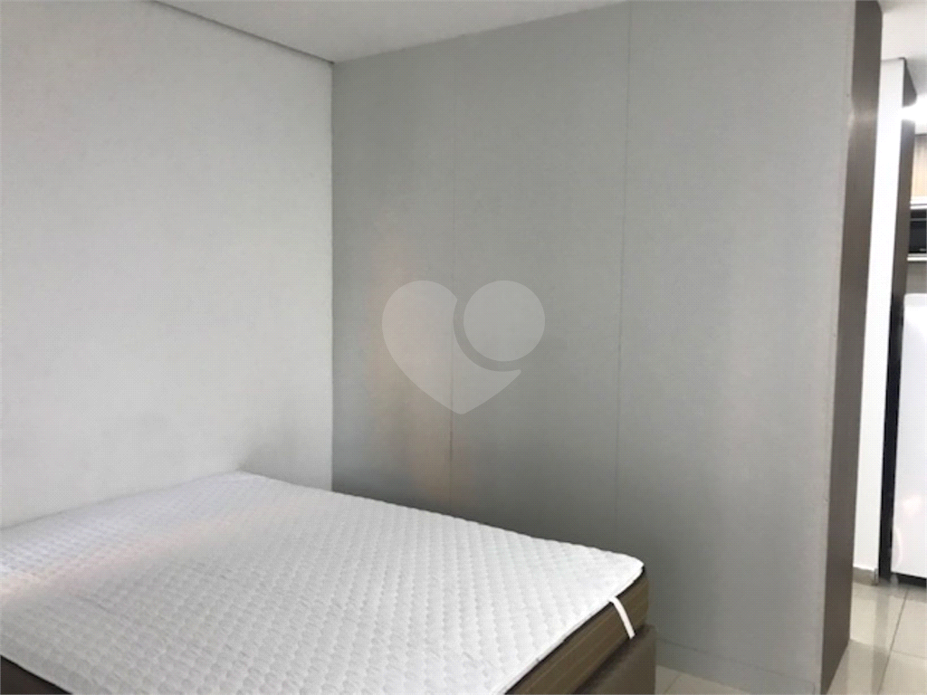 Studio à venda com 39 m² por 429 mil reais a 650 metros da estação Anhangabaú do metrô.