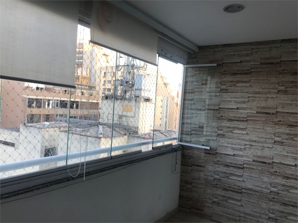 Studio à venda com 39 m² por 429 mil reais a 650 metros da estação Anhangabaú do metrô.