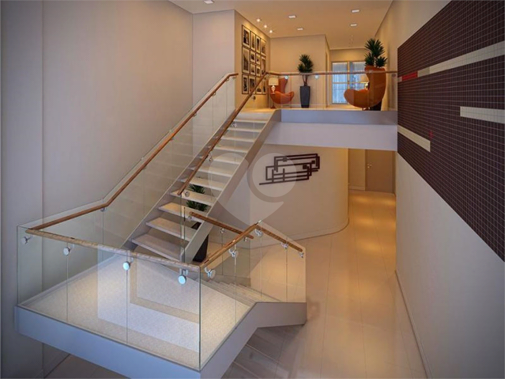 Studio à venda com 39 m² por 429 mil reais a 650 metros da estação Anhangabaú do metrô.