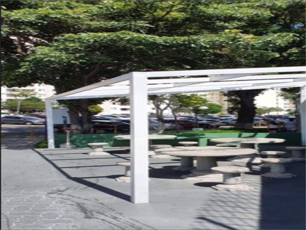 Apto com lazer na Av Parada Pinto