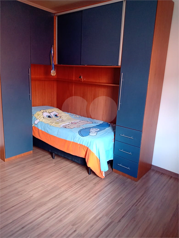 Belo sobrado com 3 dorms na Vl Irmãos Arnoni