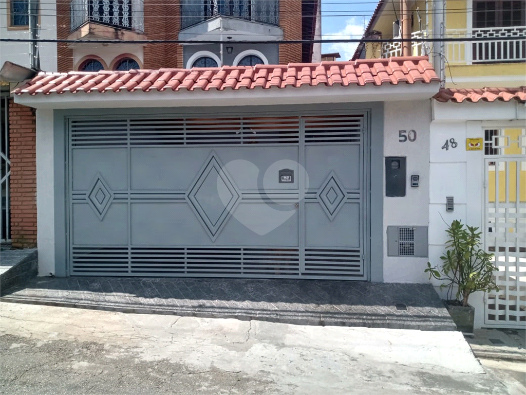 Belo sobrado com 3 dorms na Vl Irmãos Arnoni