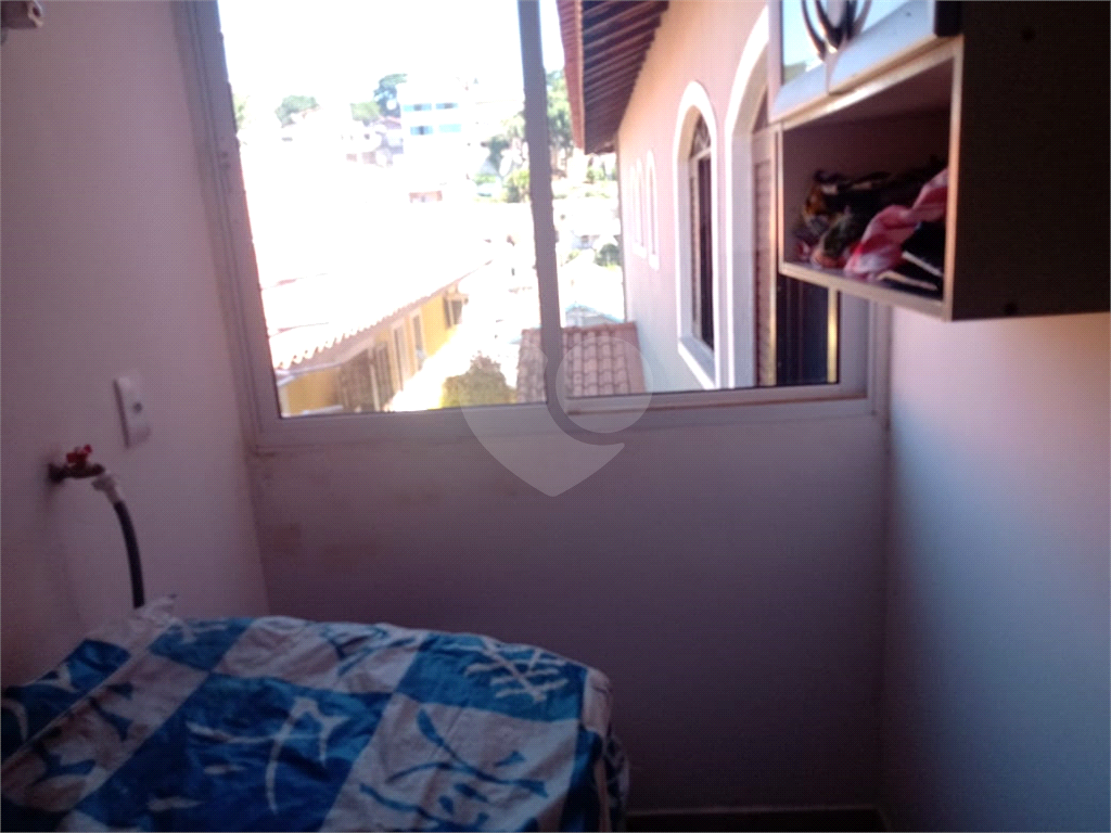 Belo sobrado com 3 dorms na Vl Irmãos Arnoni