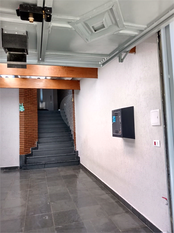 Belo sobrado com 3 dorms na Vl Irmãos Arnoni